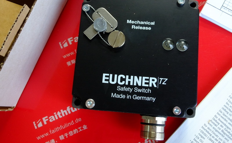 Euchner 094611 安士能TZ系列安全开关 TZ2LE024RC18VAB-C2070，RC18圆形接插头